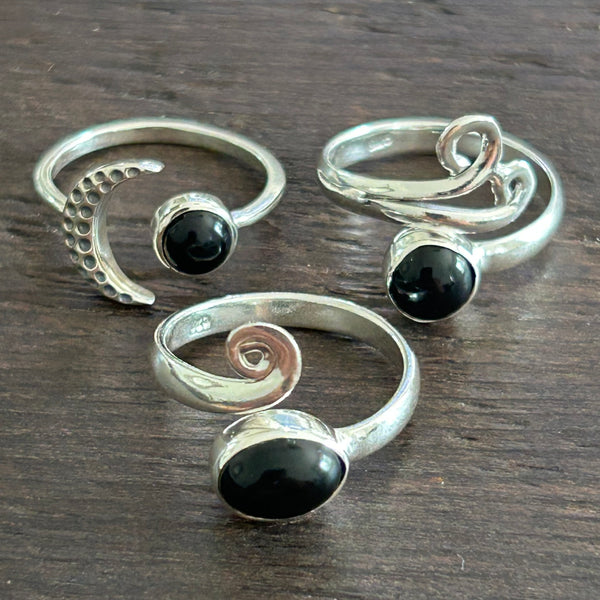 Simple Swirl Adjustable Sterling Silver Ring - Onyx
