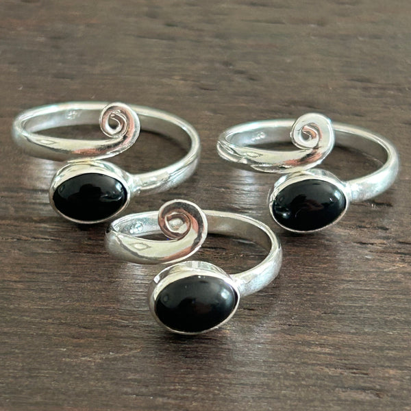 Simple Swirl Adjustable Sterling Silver Ring - Onyx