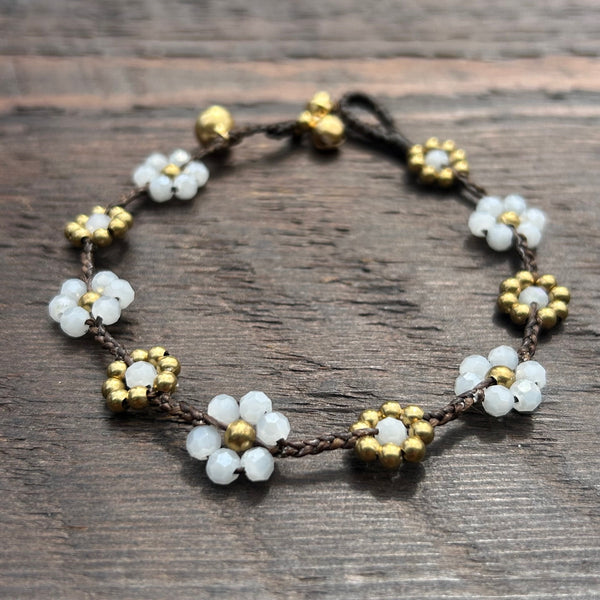 'Bead Love' Flower Design Bead Bracelet (Clear White)