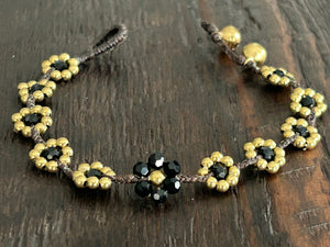 'Bead Love' Flower Design Bead Bracelet (Black)