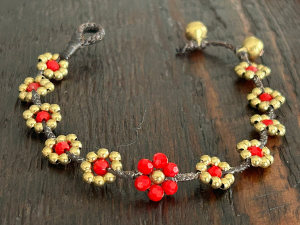 'Bead Love' Flower Design Bead Bracelet (Red)