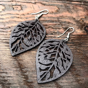 ‘El Bosque' Leaf Drop Wooden Earrings (Brown)