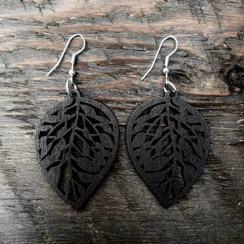 ‘El Bosque' Leaf Drop Wooden Earrings (Black)