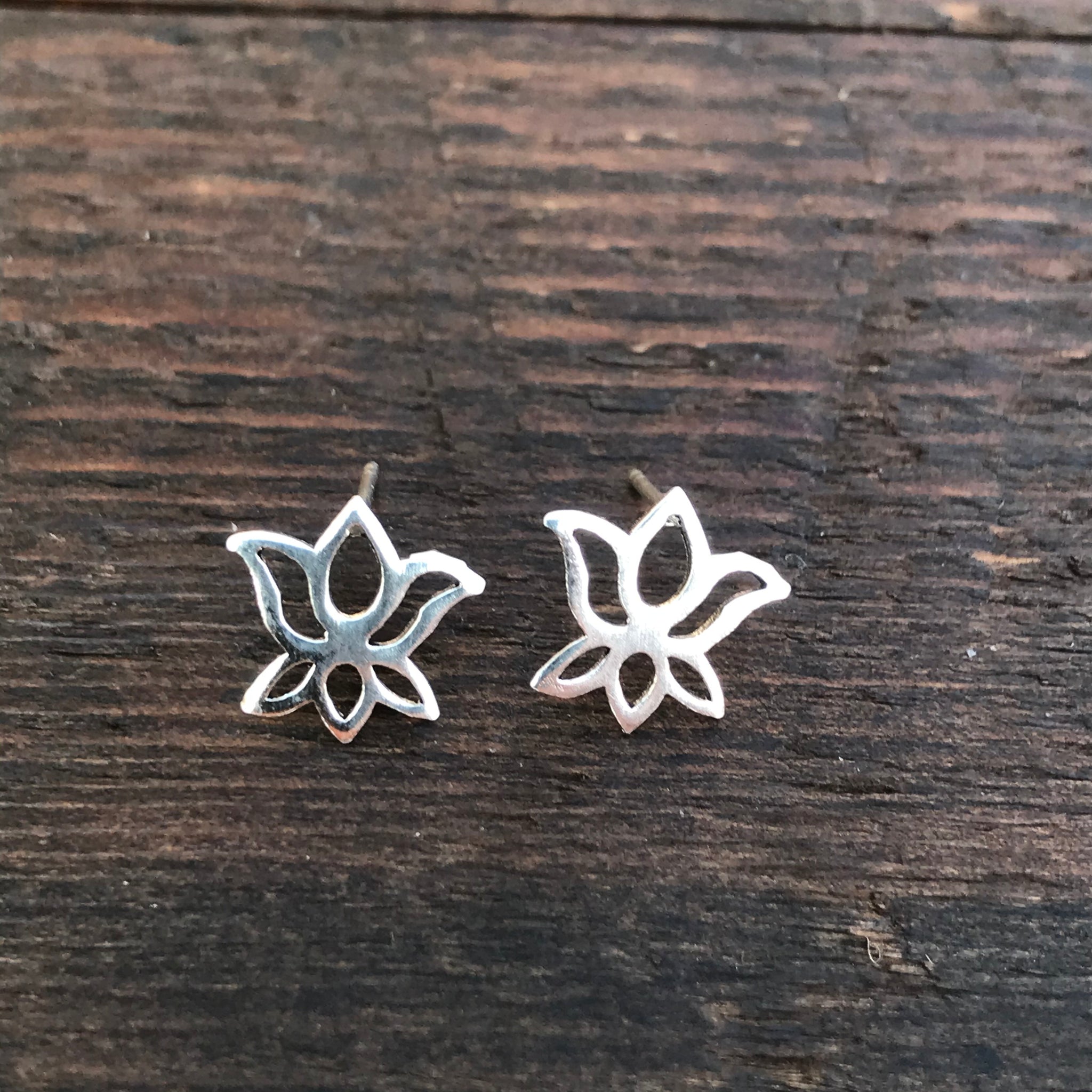 Sterling Silver 'Lotus Flower' Design Stud Earrings