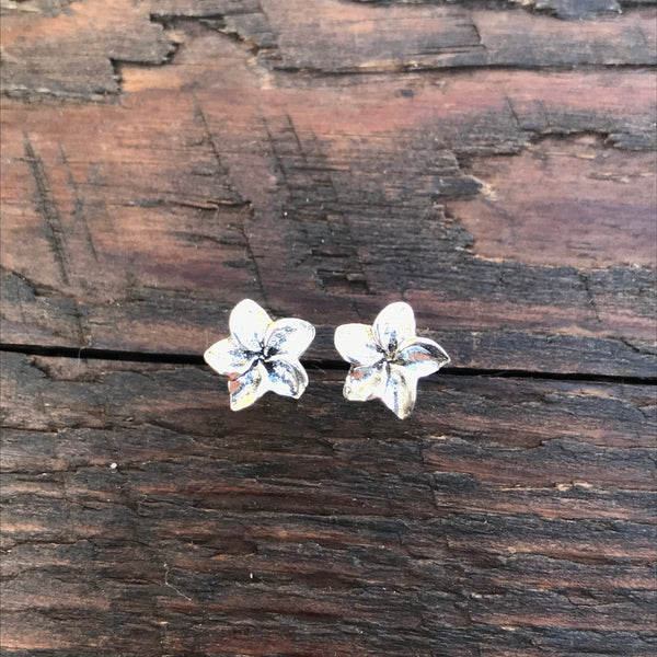 Sterling Silver 'Lilly' Design Stud Earrings