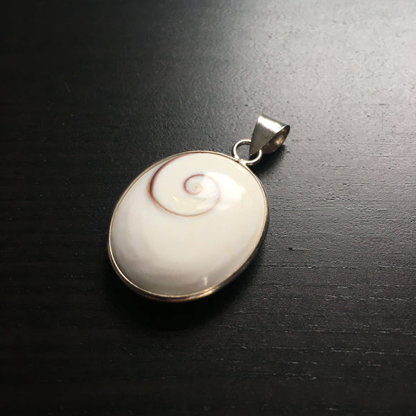Large Oval Shiva Shell Sterling Silver Pendant