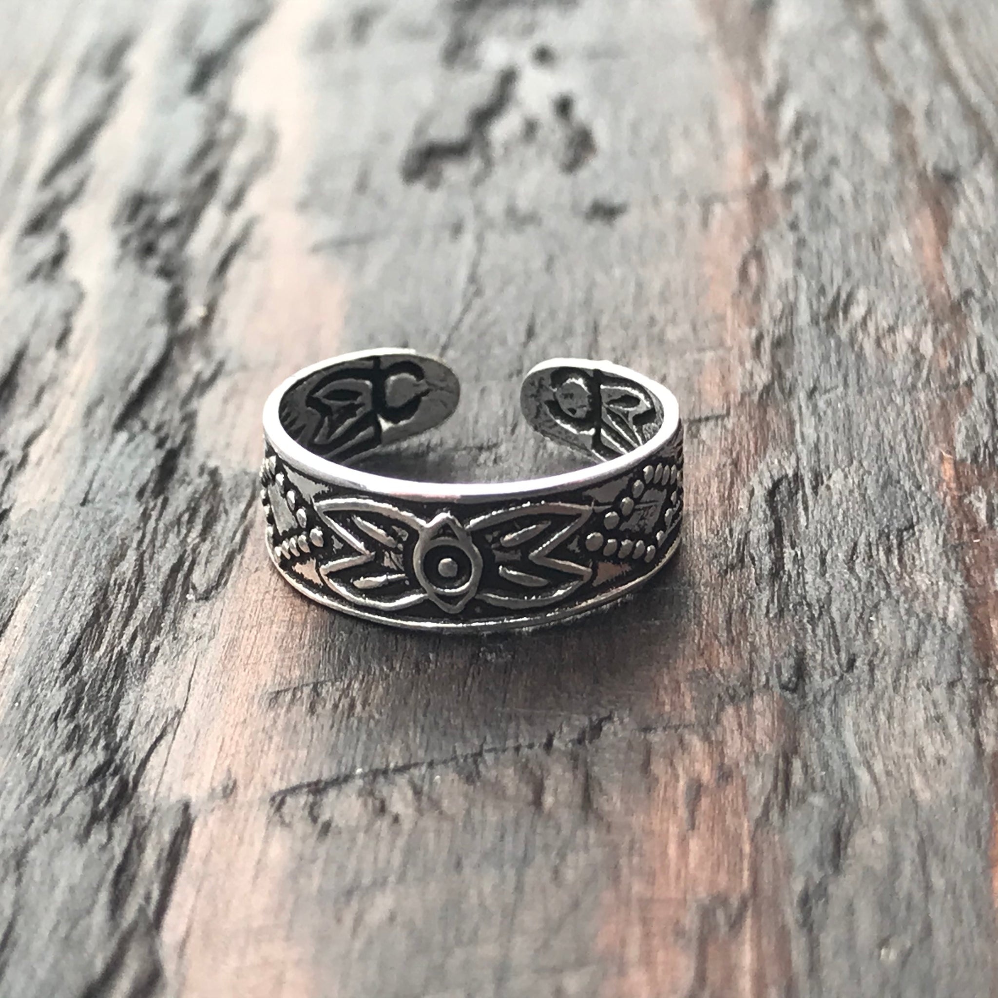 'Santee Sioux' Sterling Silver Pinkie / Adjustable Ring