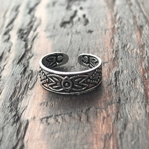 'Santee Sioux' Sterling Silver Pinkie / Adjustable Ring