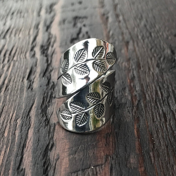'Karen Hill Tribe' Etched Leaf Twist Sterling Silver Ring
