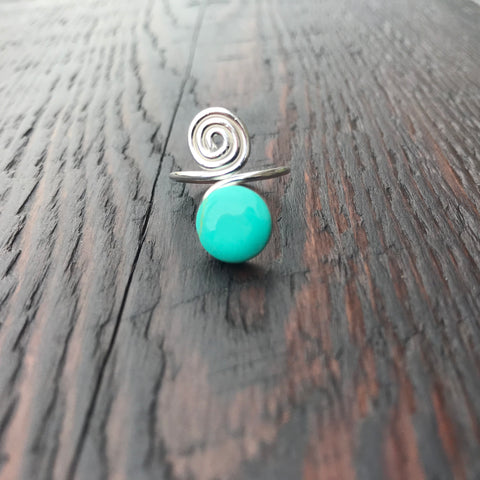 'White Isle' Green Turquoise Spiral Design Sterling Silver Ring