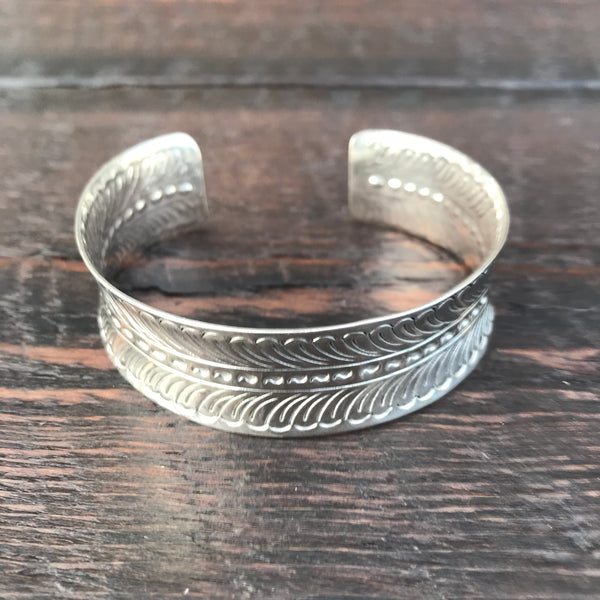 'Karen Hill Tribe' Ethnic Feather Design Cuff Bangle - Sterling Silver Bangle