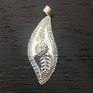 'Karen Hill Tribe ' Wave Leaf Shaped Floral Etched Design Sterling Silver Pendant