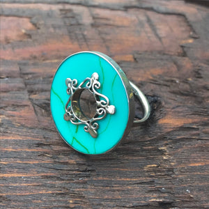 'White Isle' Green Turquoise Abstract Design Embellishment Sterling Silver Ring