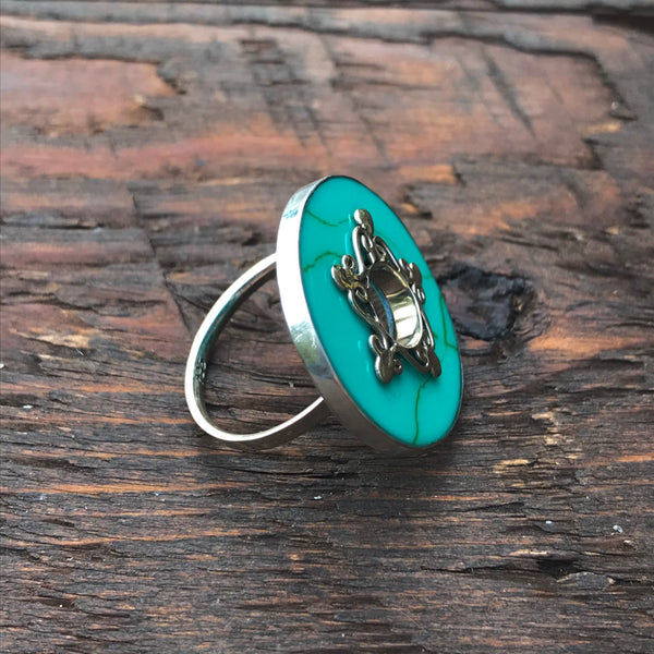 'White Isle' Green Turquoise Abstract Design Embellishment Sterling Silver Ring